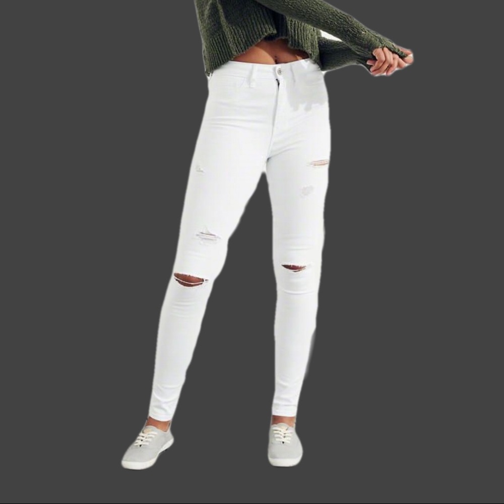 NWOT Hollister white high rise super skinny ripped jeans - size 7 / 28”
